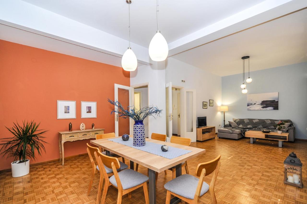 The Elegant. Spacious City Center Apartment. Ираклион Экстерьер фото