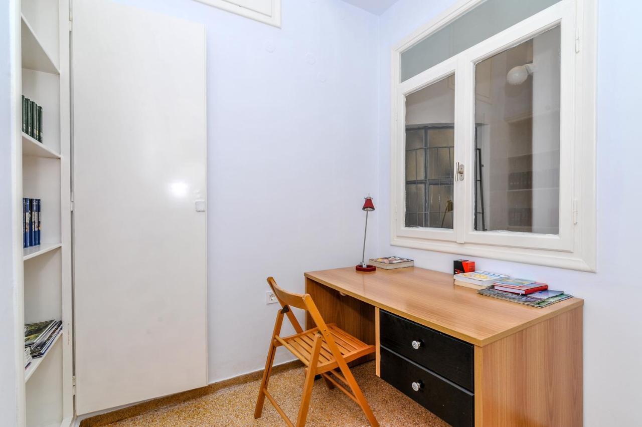 The Elegant. Spacious City Center Apartment. Ираклион Экстерьер фото